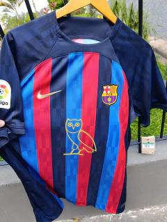 Camisa Barcelona 22/23 - Home Drake OVO na internet