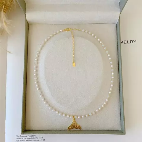 Colar praia pérolas com calda de sereia