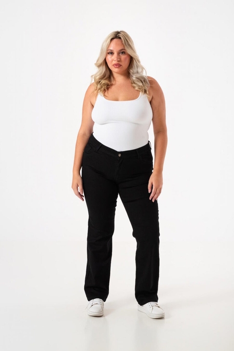 JEAN RECTO DK BLACK NEGRO CLASICO LARGO ELASTIZADO TIRO ALTO TALLES 44 AL 54 DEKA