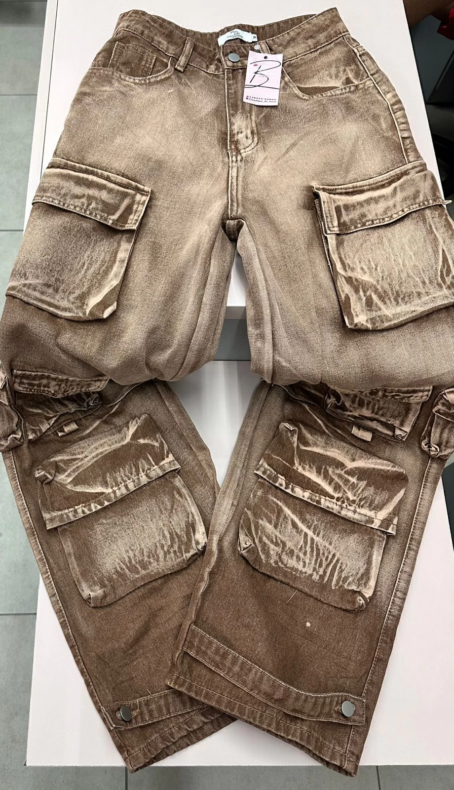 calça jeans cargo marrom