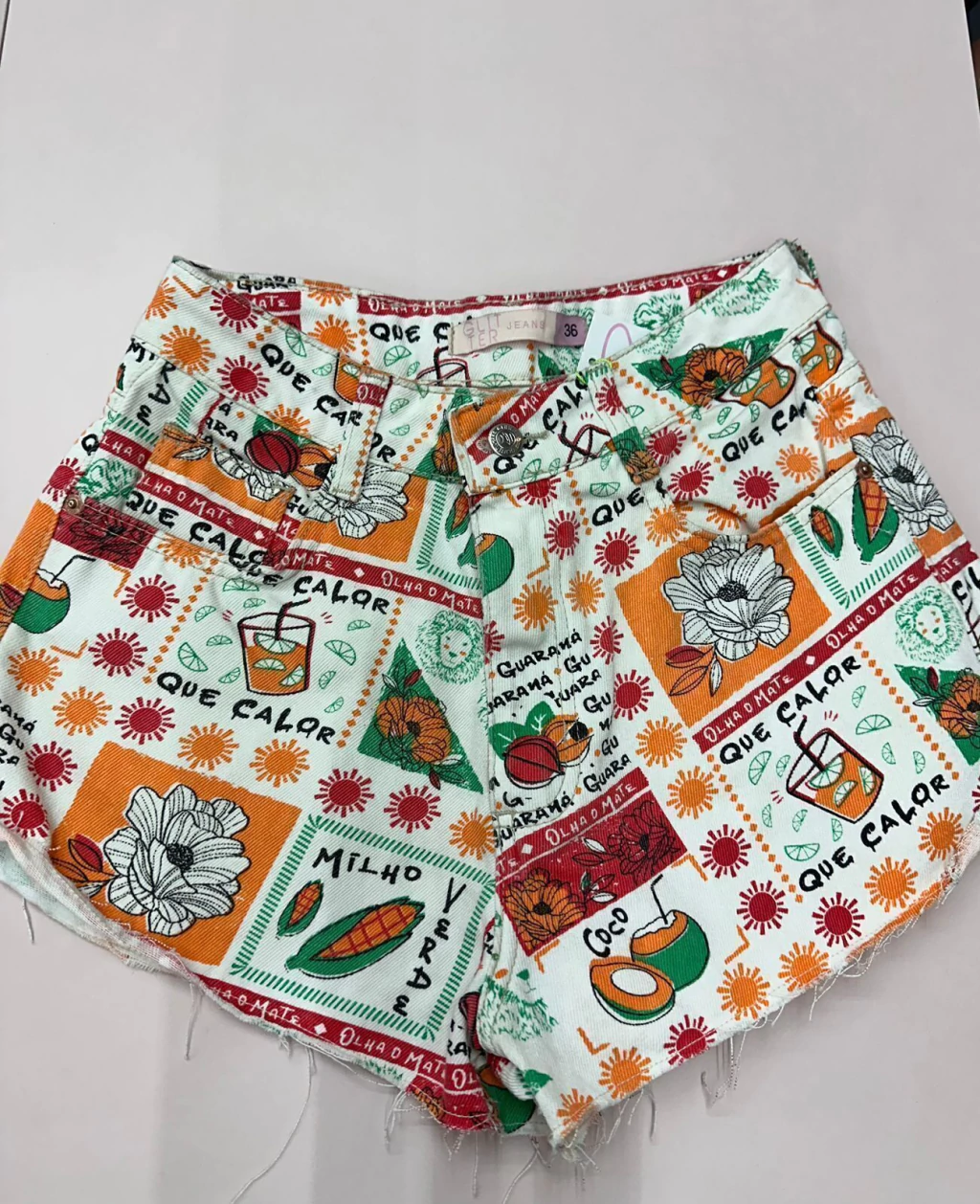 short jeans estampado