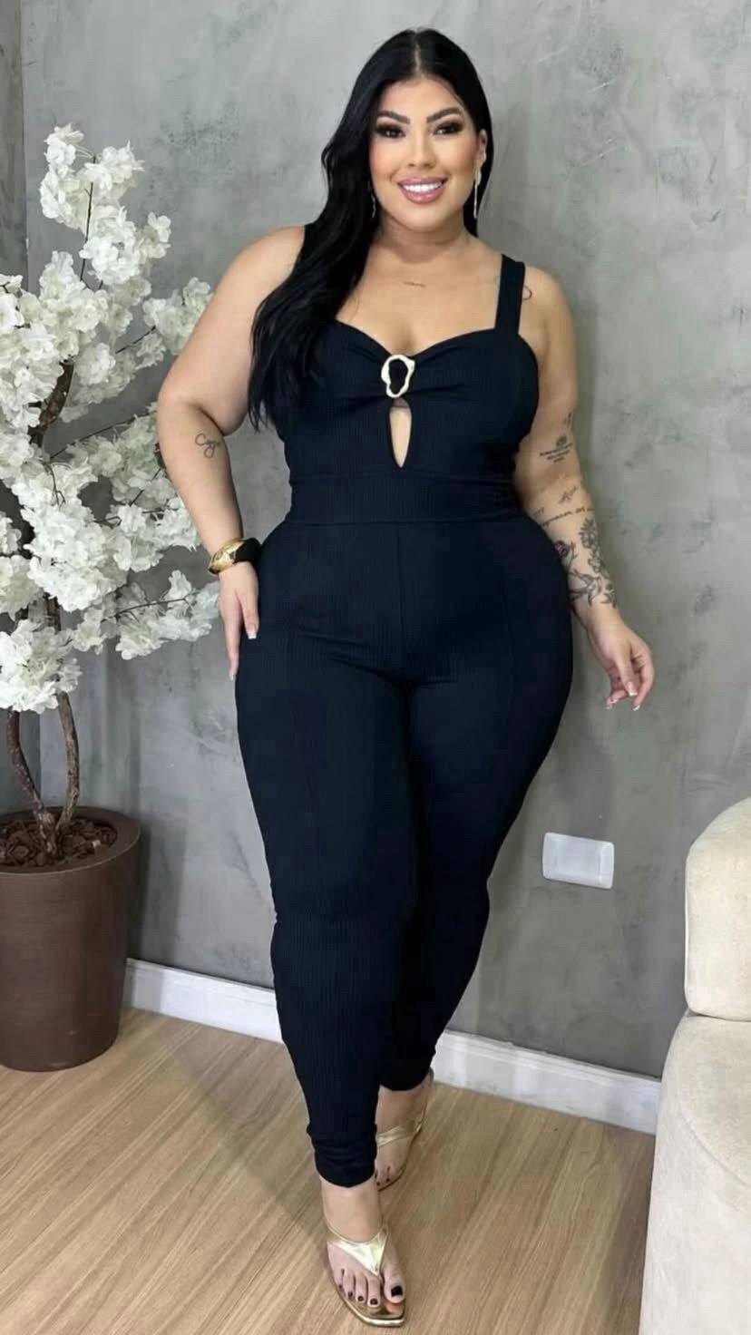 ✨ Macacão Canelado Premium 3D – Aviamento Dourado ✨