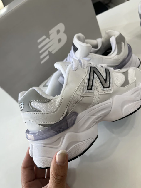 Tênis New Balance 9060