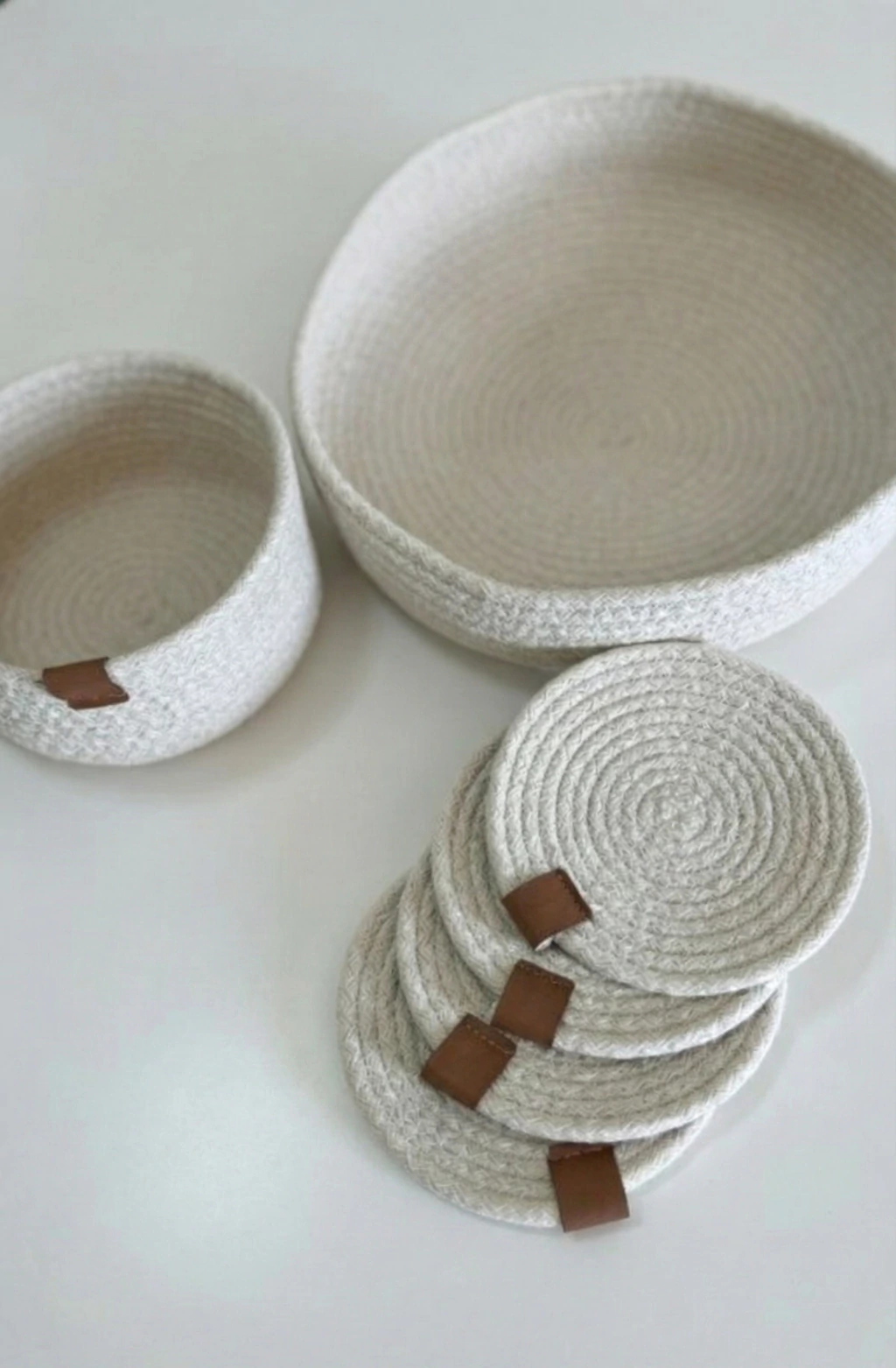 Cesta Redonda en Crudo 23 x 6 cm.