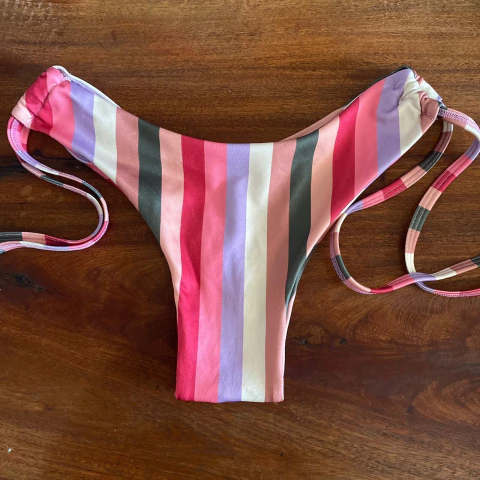 Calcinha Fio Duplo Ajustes Laterais na internet