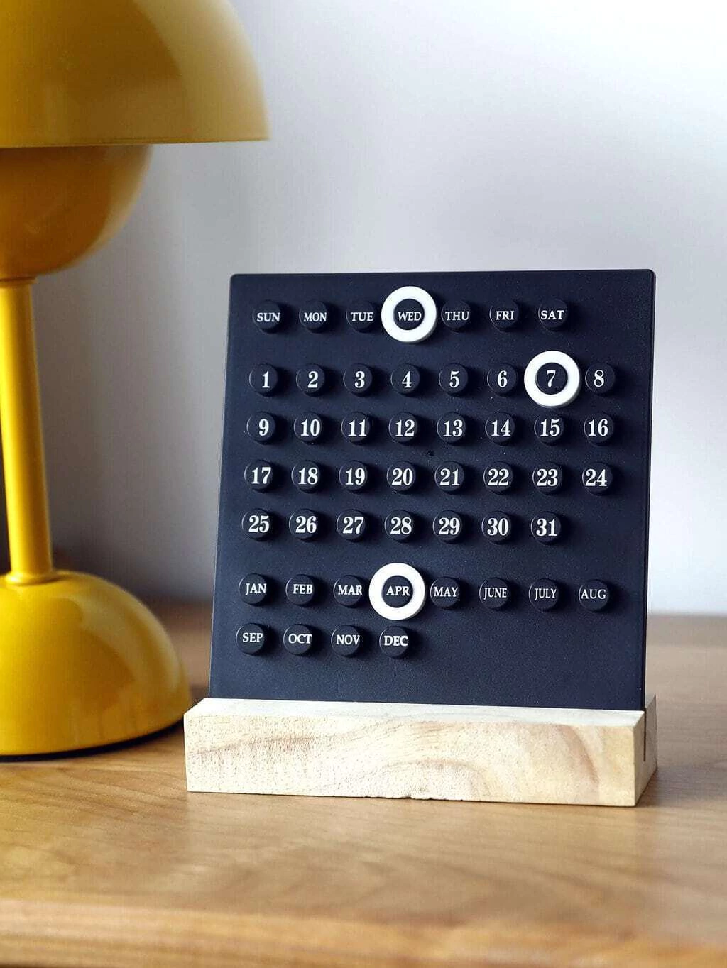 Calendario de escritorio de madera - entrega inmediata