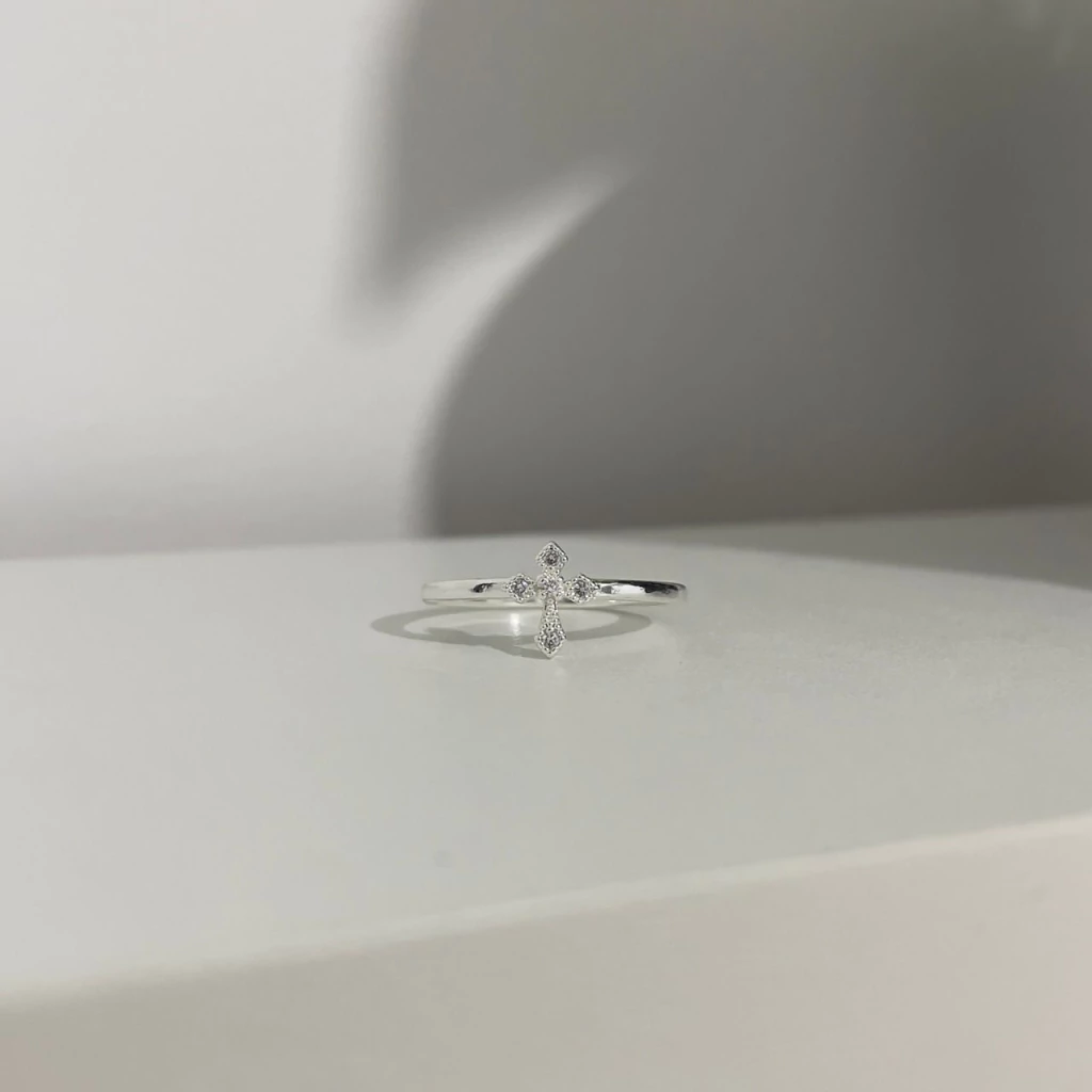 Anel cruz cravejada - Banhado em prata 925