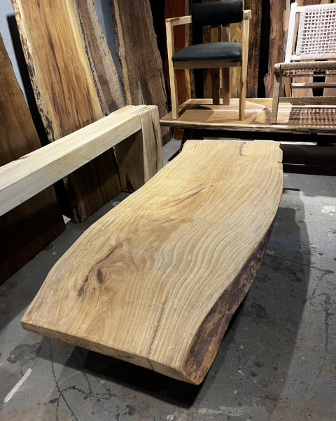 Mesa Lonja en higuera blanca.