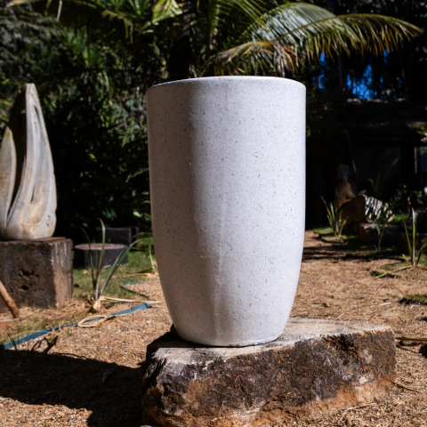Vaso Decorativo Alto em Cimento