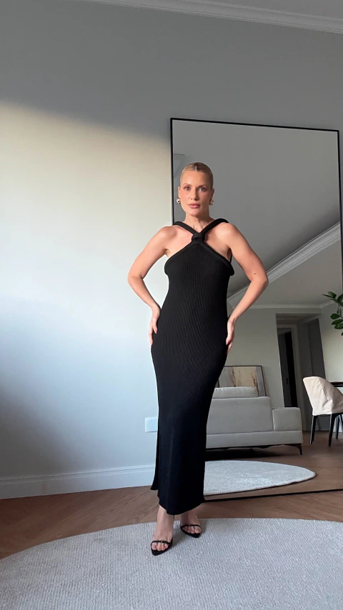VESTIDO THAYSA COM DECOTE X