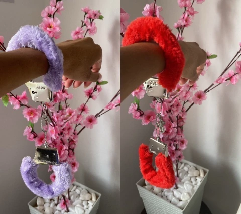 Algema de metal com pelúcia - comprar online