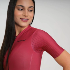 Macaquinho Manga Curta Moove Cherry - loja online