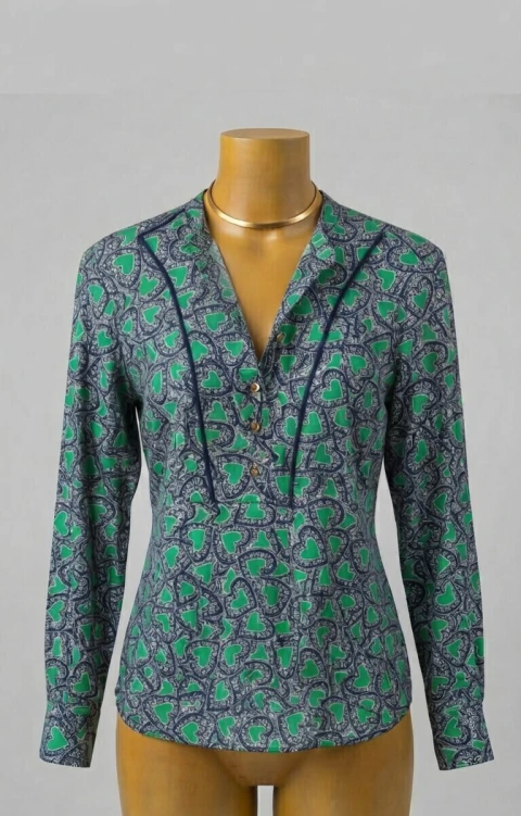 Camisa Manga Longa Estampada Corações