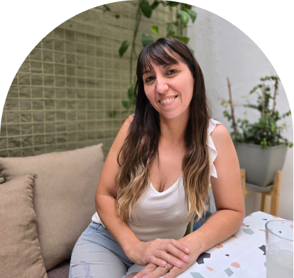 Carina, asesoramiento, ventas y preparación de pedidos