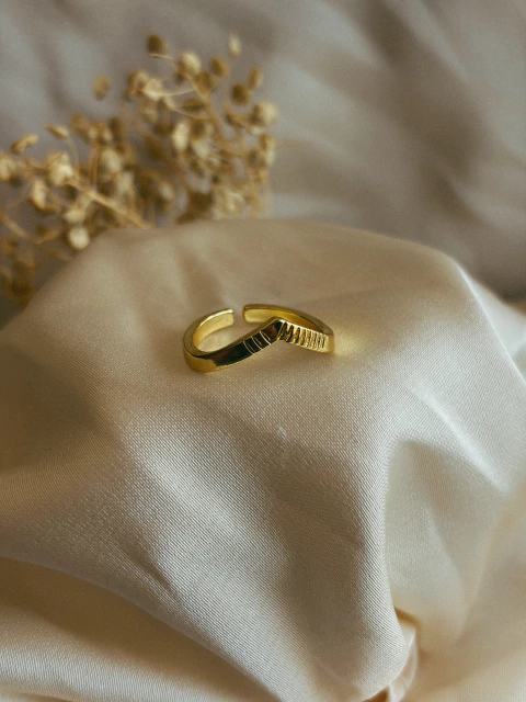 Anillo Celestina