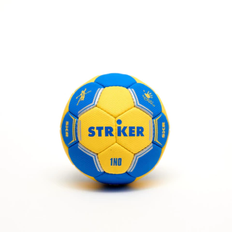 Pelota de handball cosida / Striker en internet