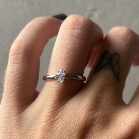 solitário em ouro 18k e diamante navete 3x6mm (Natural ou LABGrown)