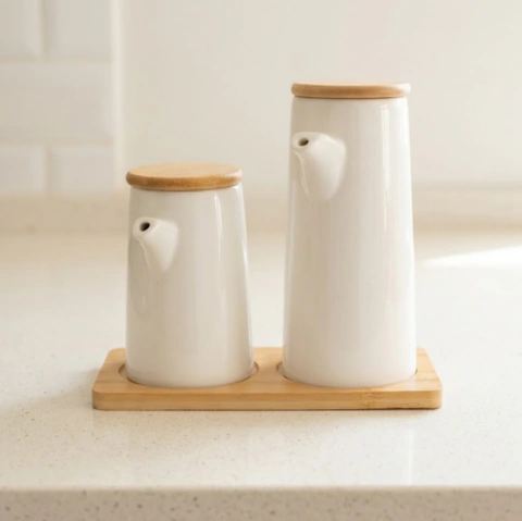 Set de Tetera y Lechera de Cerámica con Base de Bambú