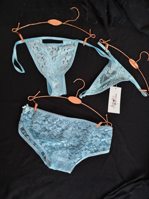 Set de 3 Tangas de Encaje Azul Celeste