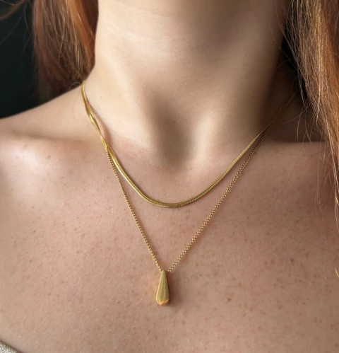 Colar Duplo Luz-Colar Dourado Duplo Feminino com Pingente Gota – Minimalista e Elegante - comprar online
