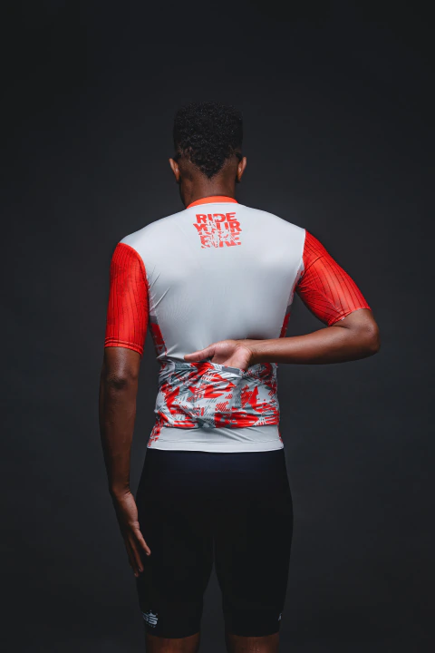 CAMISA ULTRA RACE BRANCO E VERMELHO