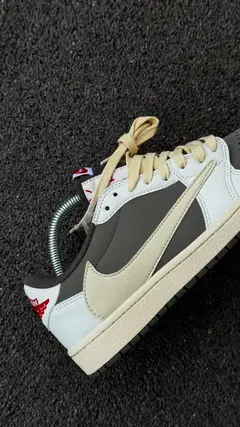 TÊNIS TRAVIS REVERSE MOCHA