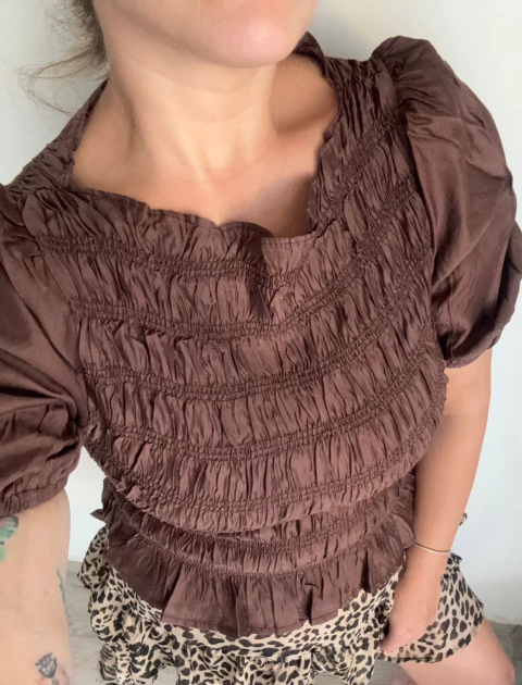 BLUSA. INA. CHOCOLATE - comprar online