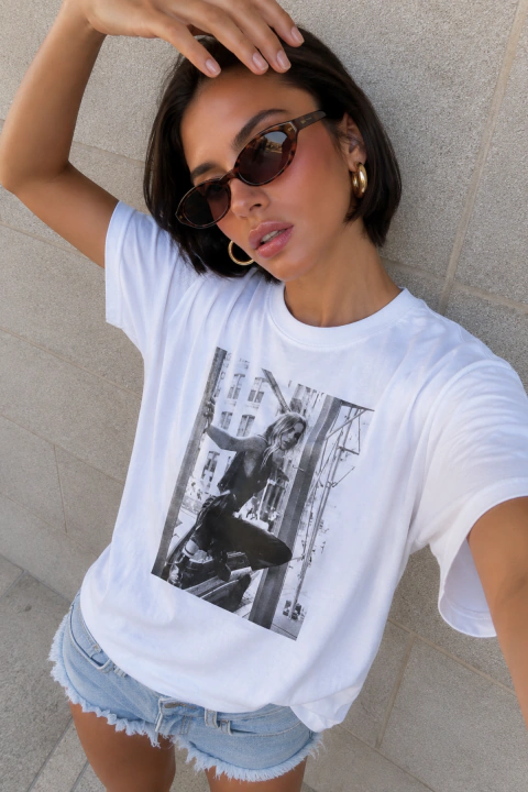 C601 REMERA JERSEY CARA DELEVINGNE