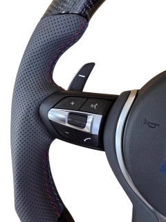 Volante BMW Carbon Core na internet