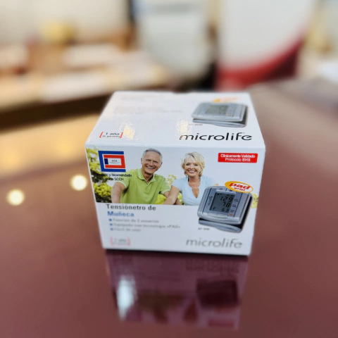 Tensiómetro Digital de Muñeca Microlife BP W90 - comprar online