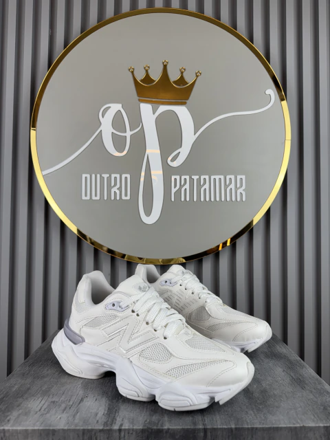 Tênis New Balance 9060