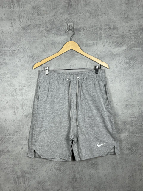 Bermuda Nike