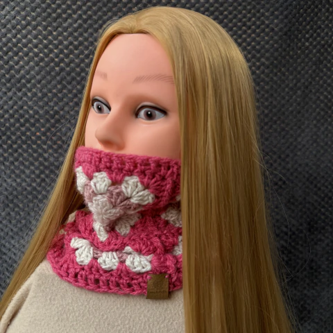 Cuello Grannys Squeare