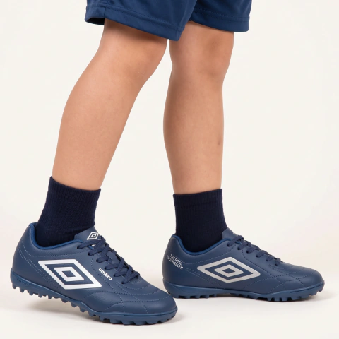 Chuteira Society Umbro Juvenil Class Footballer Jr Masculina Marinho Cinza com Travas para Grama Sintética Original