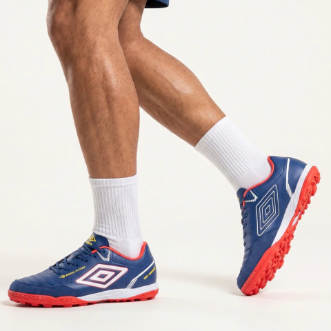 Chuteira Society Umbro Neo-Comfort Unissex Futebol Campo Sintético Confortável Leve Tração Esportiva