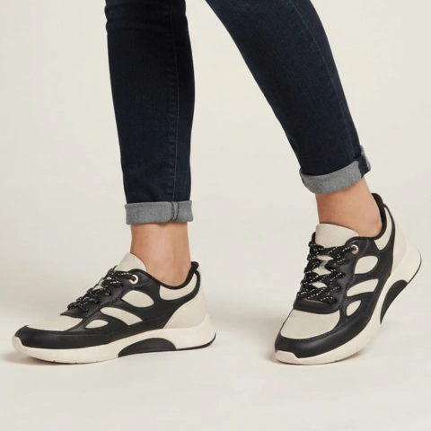 Tênis Feminino Casual Modare Sintético com Cadarço e Recortes Microperfurados com Costuras Bico Redondo Salto 3,75 cm para Trabalho e Dia a Dia
