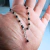 Pulsera tejida con obsidiana - Veinte Dedos