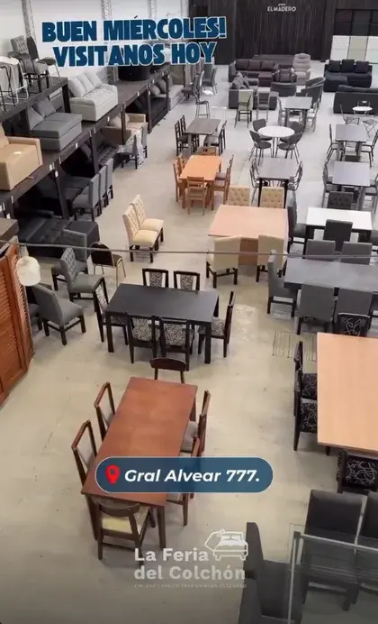 Interior del local de General Alvear 777, con muebles en exposición