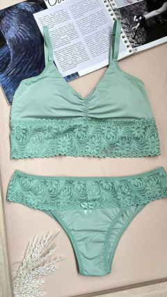 Conjunto de Sutiã em Renda e Microfibra com Bojo Removível - Conforto e Delicadeza para o Dia a Dia ? - comprar online