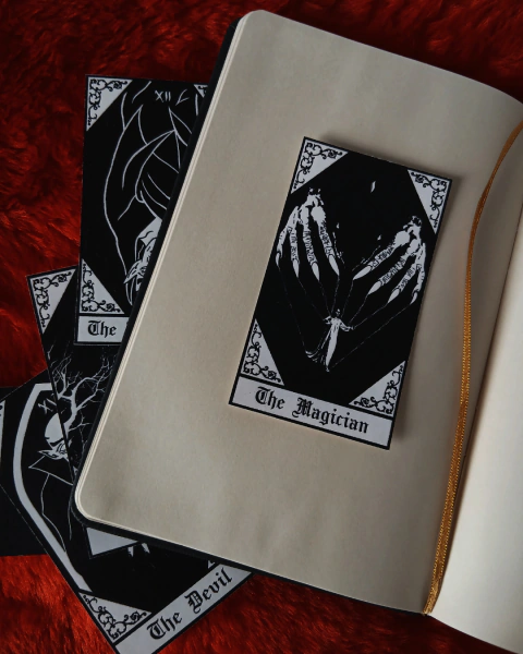 Nosferatus Tarot | Adesivo - comprar online