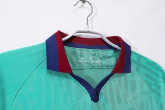 Camisa Retrô Barcelona III 2019/2020 Verde Turquesa com detalhe Azul Escuro - loja online
