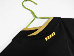 Imagem do Camisa Retrô Barcelona 2020/2021 Preta com detalhes dourado