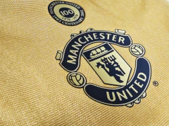 Camisa Retrô Manchester United Manga Longa 2001/2002 Dourada - comprar online