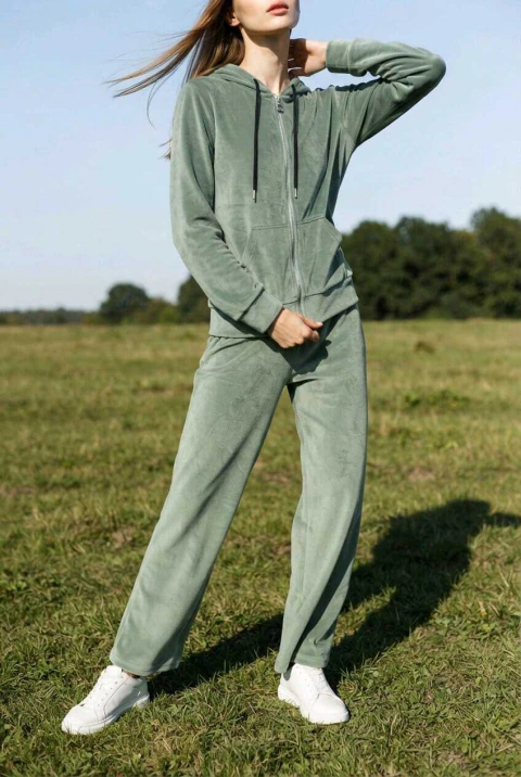 Conjunto jogging y campera de plush