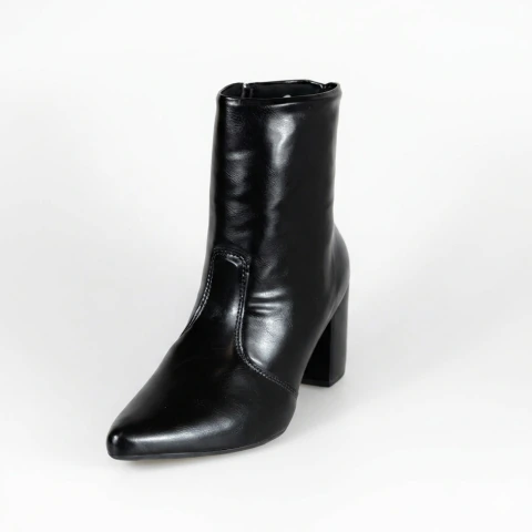 Bota Bico Fino Salto Quadrado Casual - PRETO