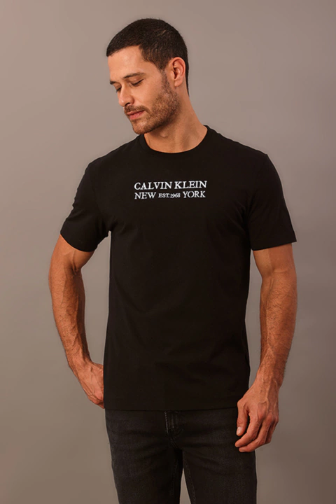 Camiseta Preta Estampada New Est. Calvin Klein - comprar online