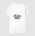 Camiseta branca com estampa "Te amo PAPAI" em preto com corações vermelhos, modelo clássico para o Dia dos Pais