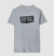 Camiseta cinza mescla com estampa preta e branca "Pai pra toda obra" em destaque no peito