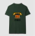 Camiseta verde escura com estampa divertida para dia dos pais escrito "Cuidado eu tenho um pai doido e não tenho medo de usá-lo"