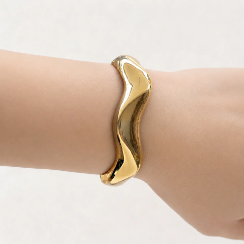 Bracelete Orgânico Ondulado em Bijuteria